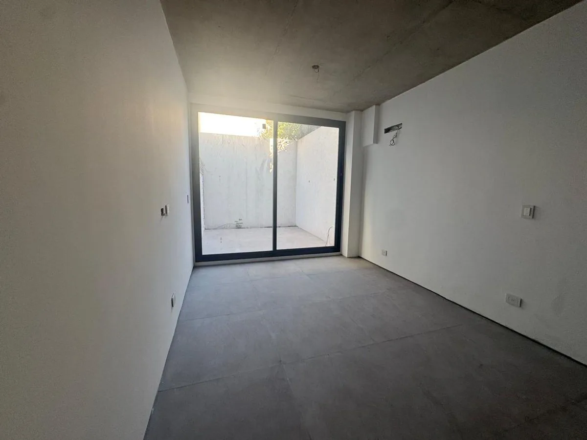 MONOAMBIENTE VENTA VILLA DEVOTO ESTRENAR CON PATIO foto 4