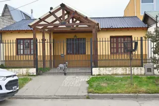 Casa 3 Dormitorios Quincho con Parrilla y patio foto 1