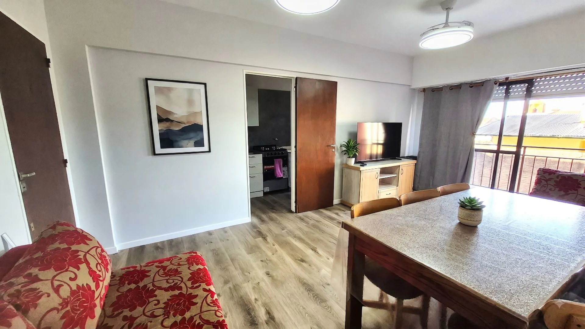 Venta Dto 3 Ambientes reciclado a nuevo con balcon foto 3