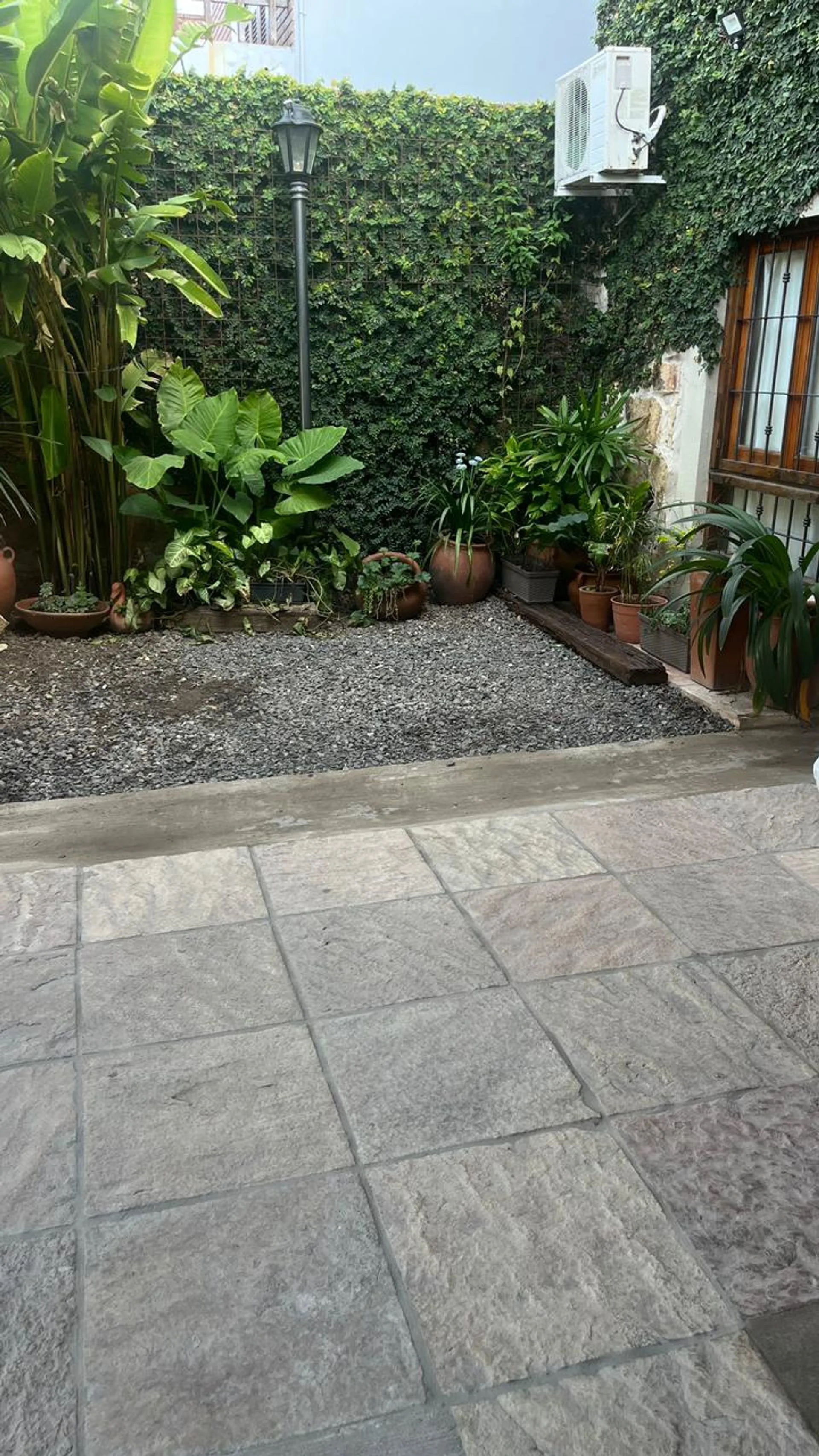 VENTA CASA 3 DORMIT., COCHERA, QUINCHO Y PILETA foto 4