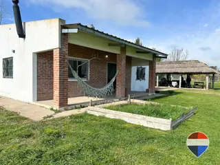 CASA EN VENTA EN CAÑUELAS CON PILETA foto 1
