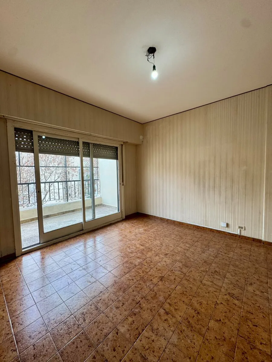 ALQUILER DEPARTAMENTO 3 AMBIENTES CON BALCON TERRAZA Y PARRILLA - RIVERA INDARTE 200 FLORES foto 2