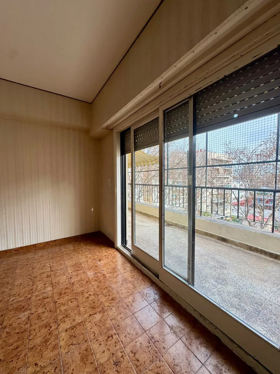 ALQUILER DEPARTAMENTO 3 AMBIENTES CON BALCON TERRAZA Y PARRILLA - RIVERA INDARTE 200 FLORES foto 3