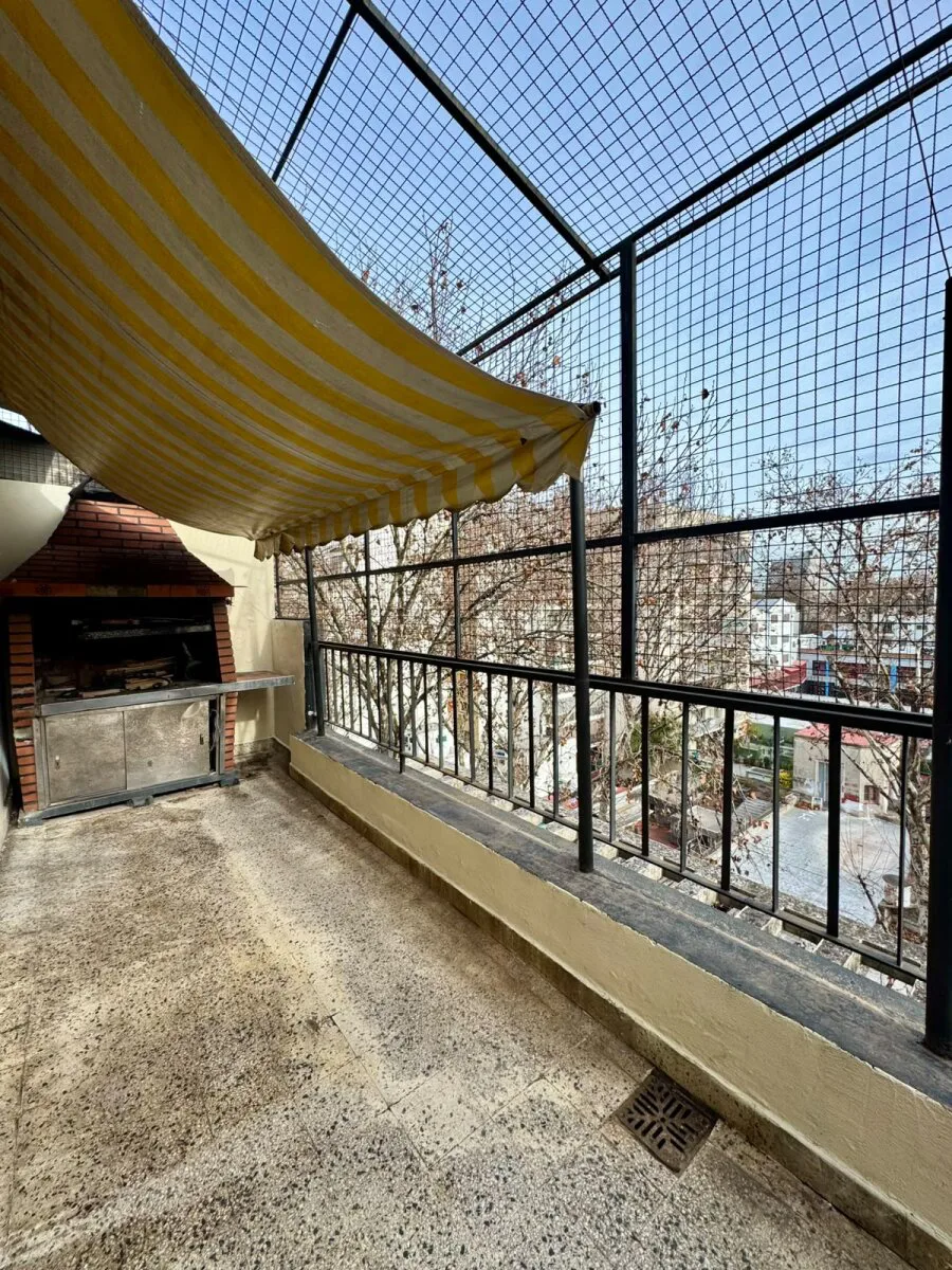 ALQUILER DEPARTAMENTO 3 AMBIENTES CON BALCON TERRAZA Y PARRILLA - RIVERA INDARTE 200 FLORES foto 5