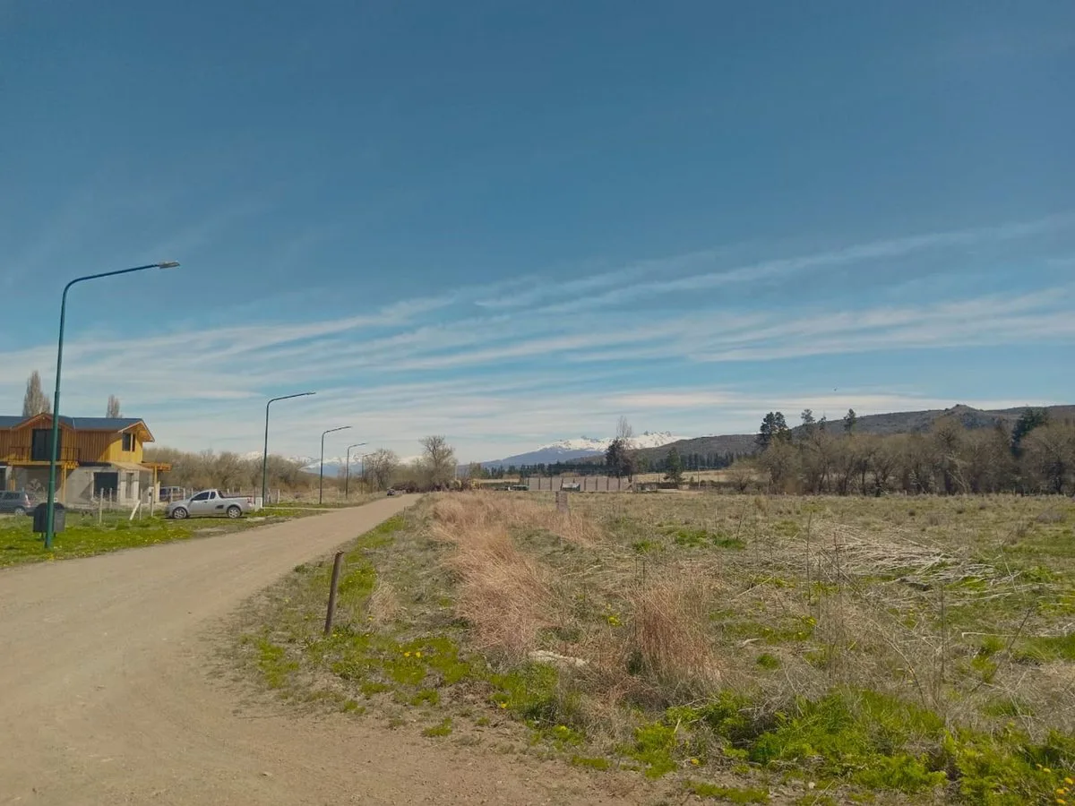 Lote Terreno 1.500 mts2 - Esquel - Con Servicios foto 3