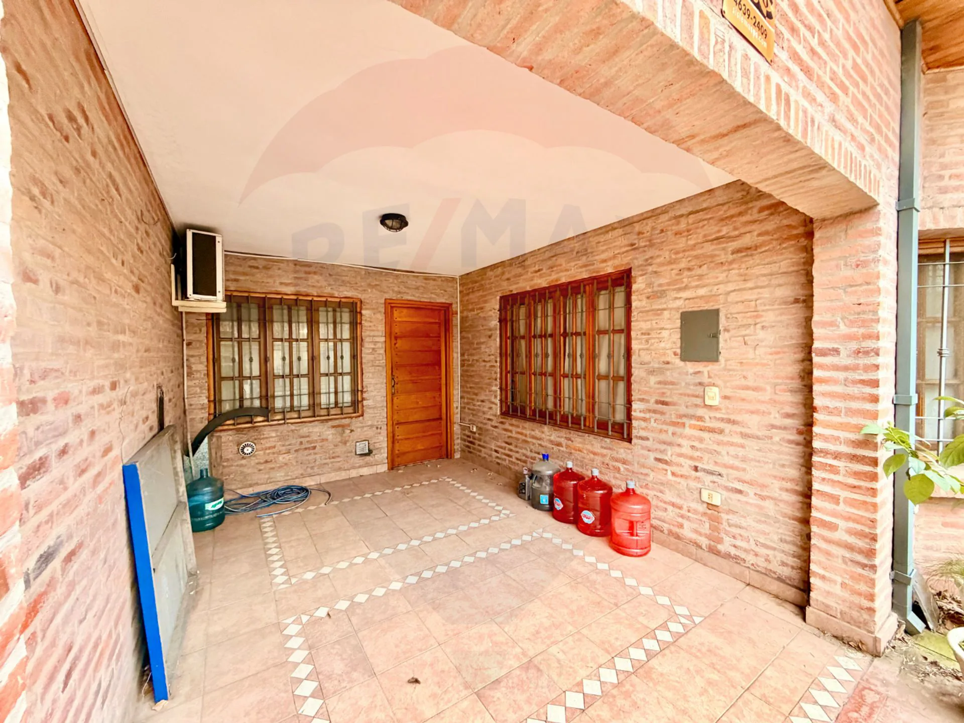 CASA 4 DORM. PILETA Y QUINCHO B CERRADO C. JARDIN foto 4