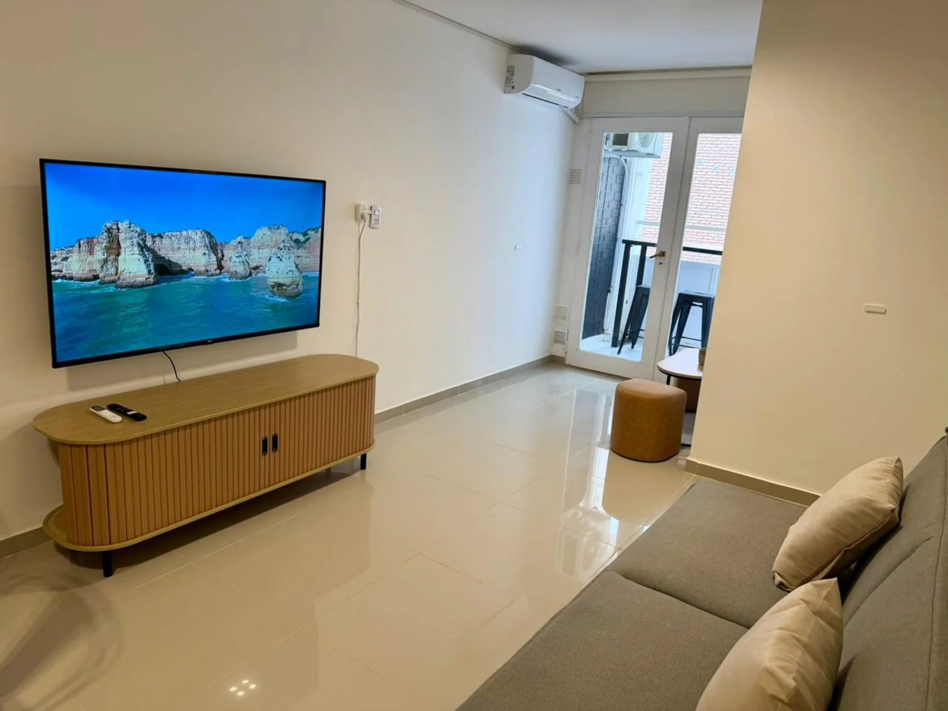 VENTA DEPARTAMENTO BALCON AMOBLADO NUEVA CORDOBA foto 5
