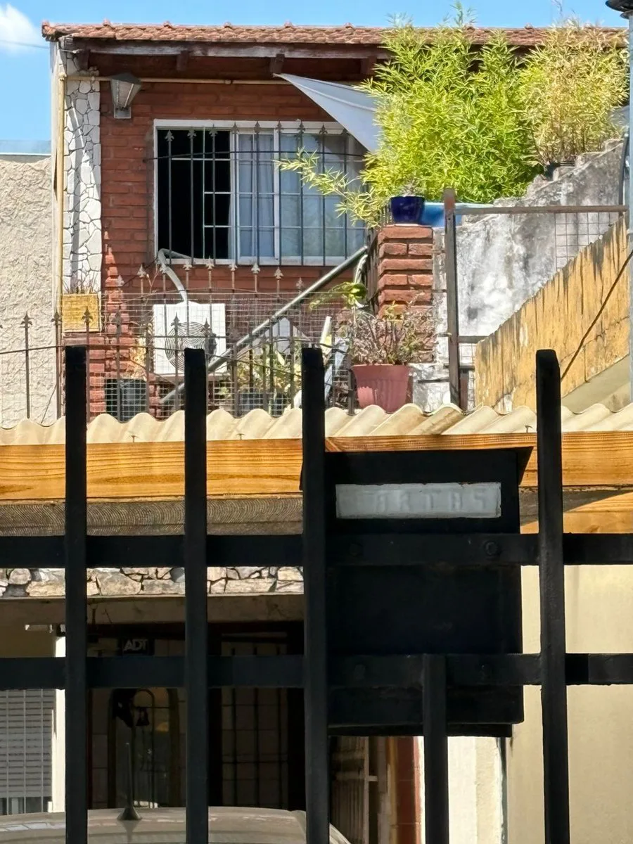 VENTA CASA PH 3 AMBIENTES A REFACCIONAR foto 2