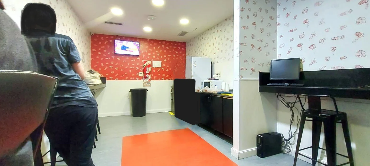 BAJO EL PRECIO -- Oficinas con salon de 10x15 foto 5