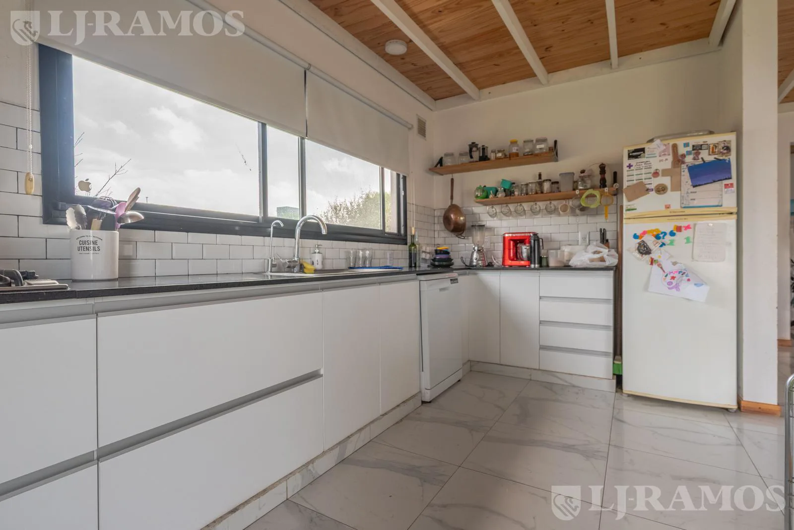 Casa en San Sebastián AREA 1  GRAN OPORTUNIDAD /VENTA CON CESION DE DERECHOS / NO APTO CREDITO - MB foto 4