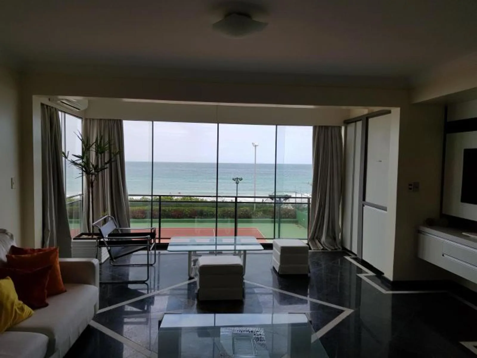 Apartment in San Nicolás – photo 7 of 27