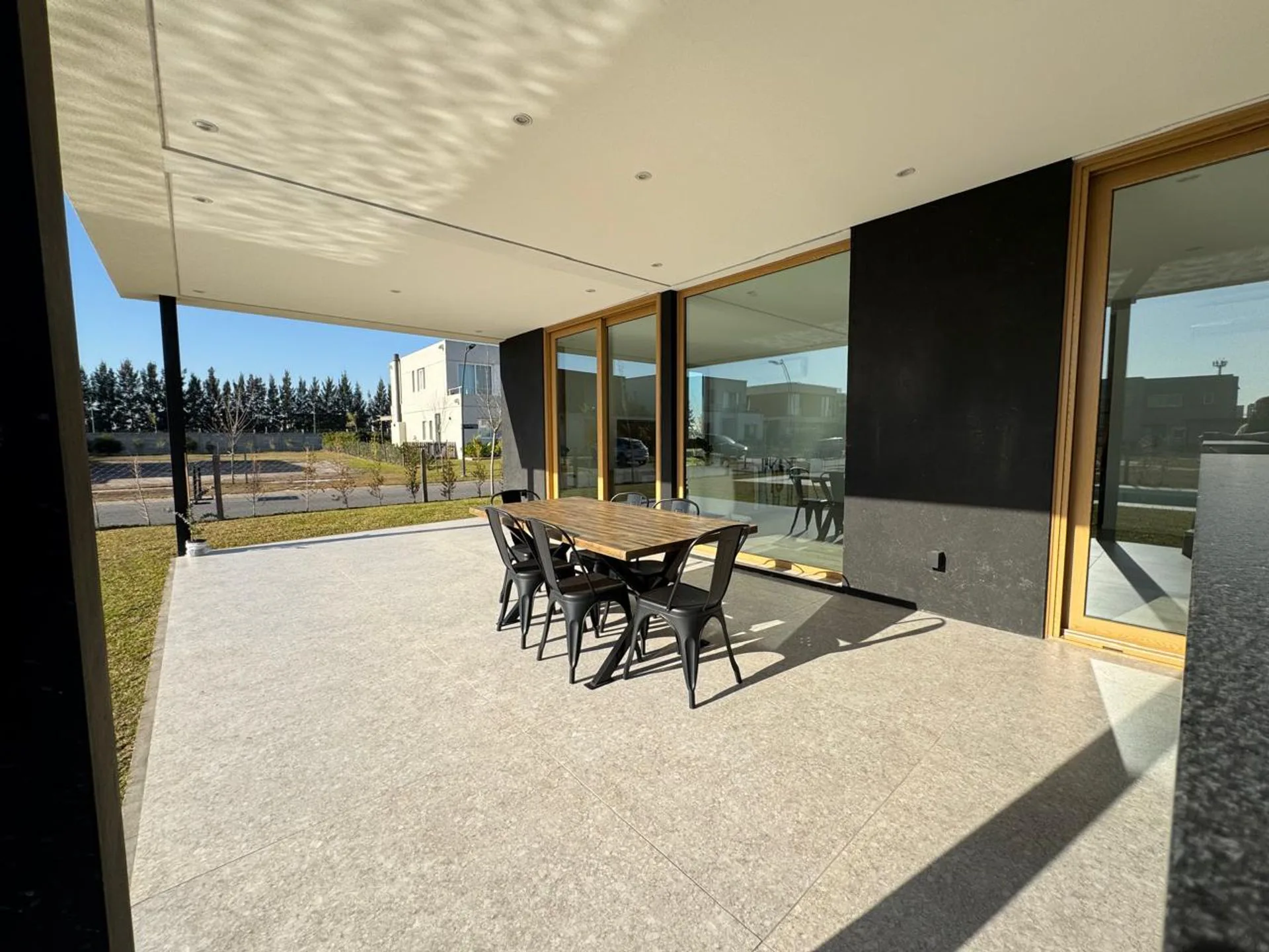 CASA EN VENTA 4 DORMITORIOS CARPINCHOS | NORDELTA foto 3