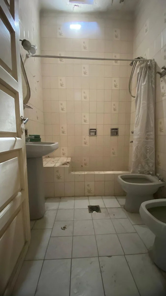 CASA A REFACCIONAR ZONA COMERCIAL foto 2