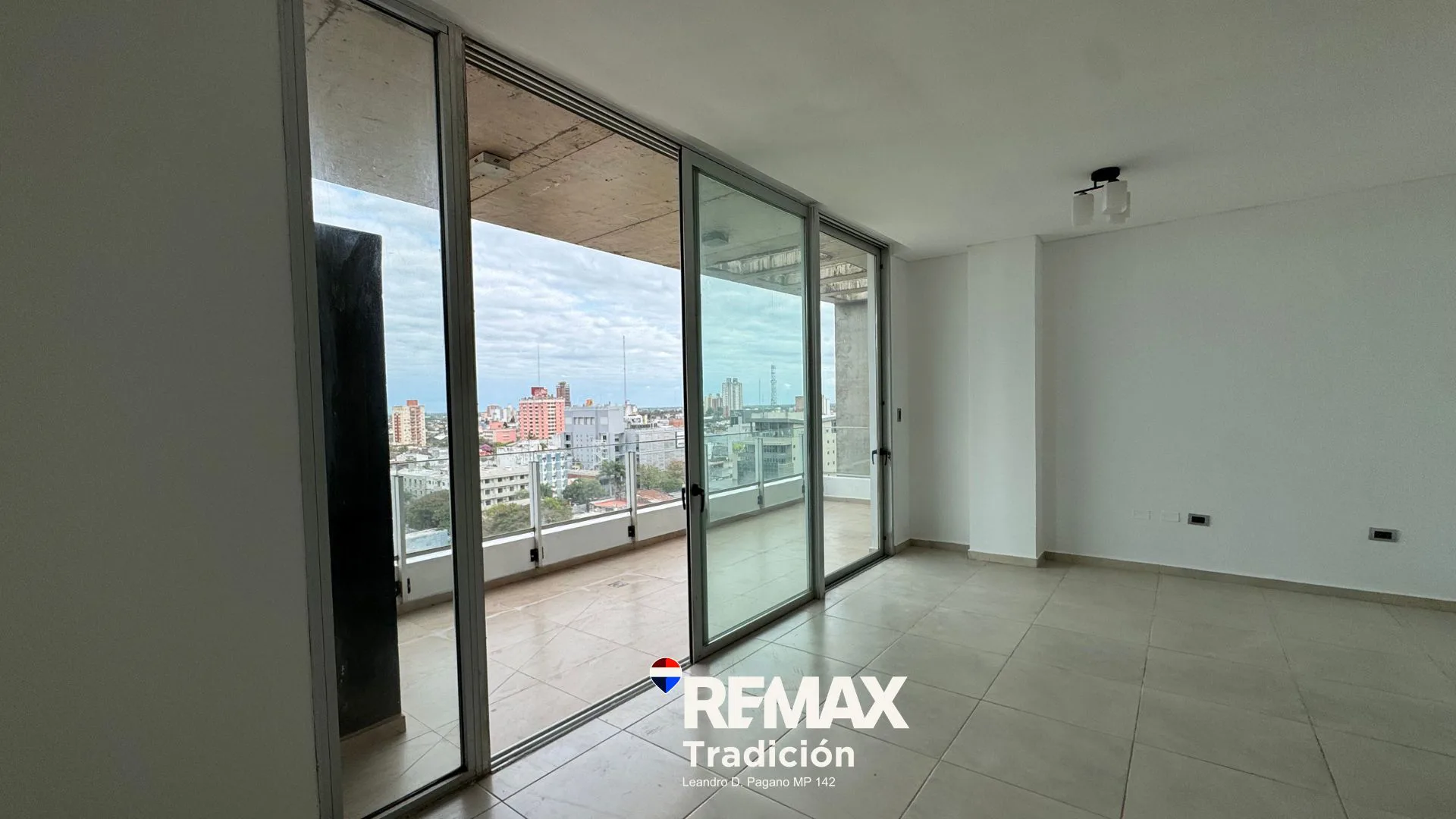 DEPARTAMENTO EN VENTA 3 DORMITORIOS AV SARMIENTO foto 3