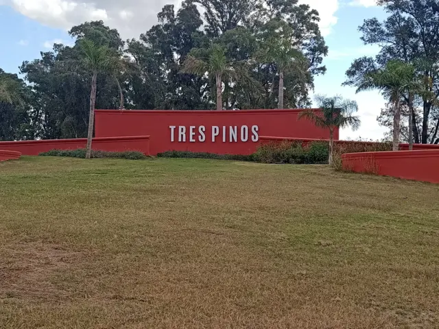 VENTA Lote - 2203 Mts - Tres Pinos - Barrio GOLF