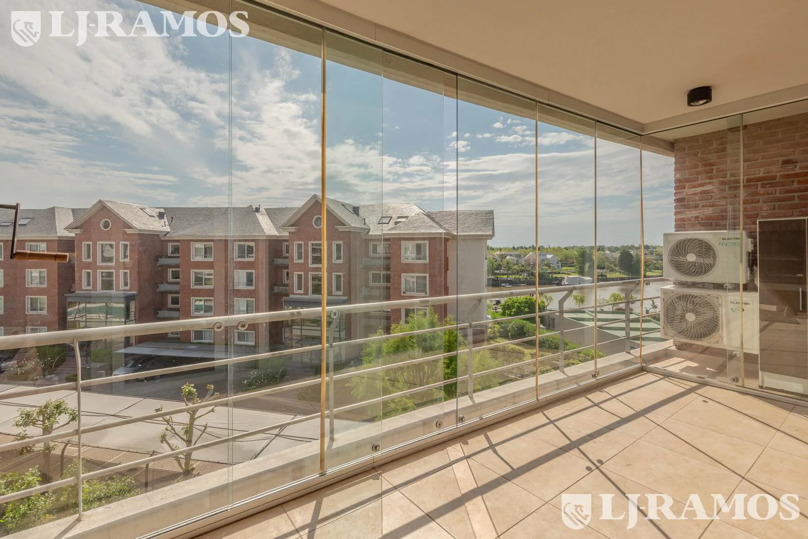 Departamento de 2 amb en venta y/o alquiler en Miradores de la Bahía - Nordelta foto 3