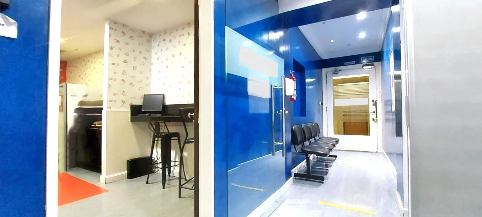RETASADO -- Oficinas con salon de 10x15 foto 5