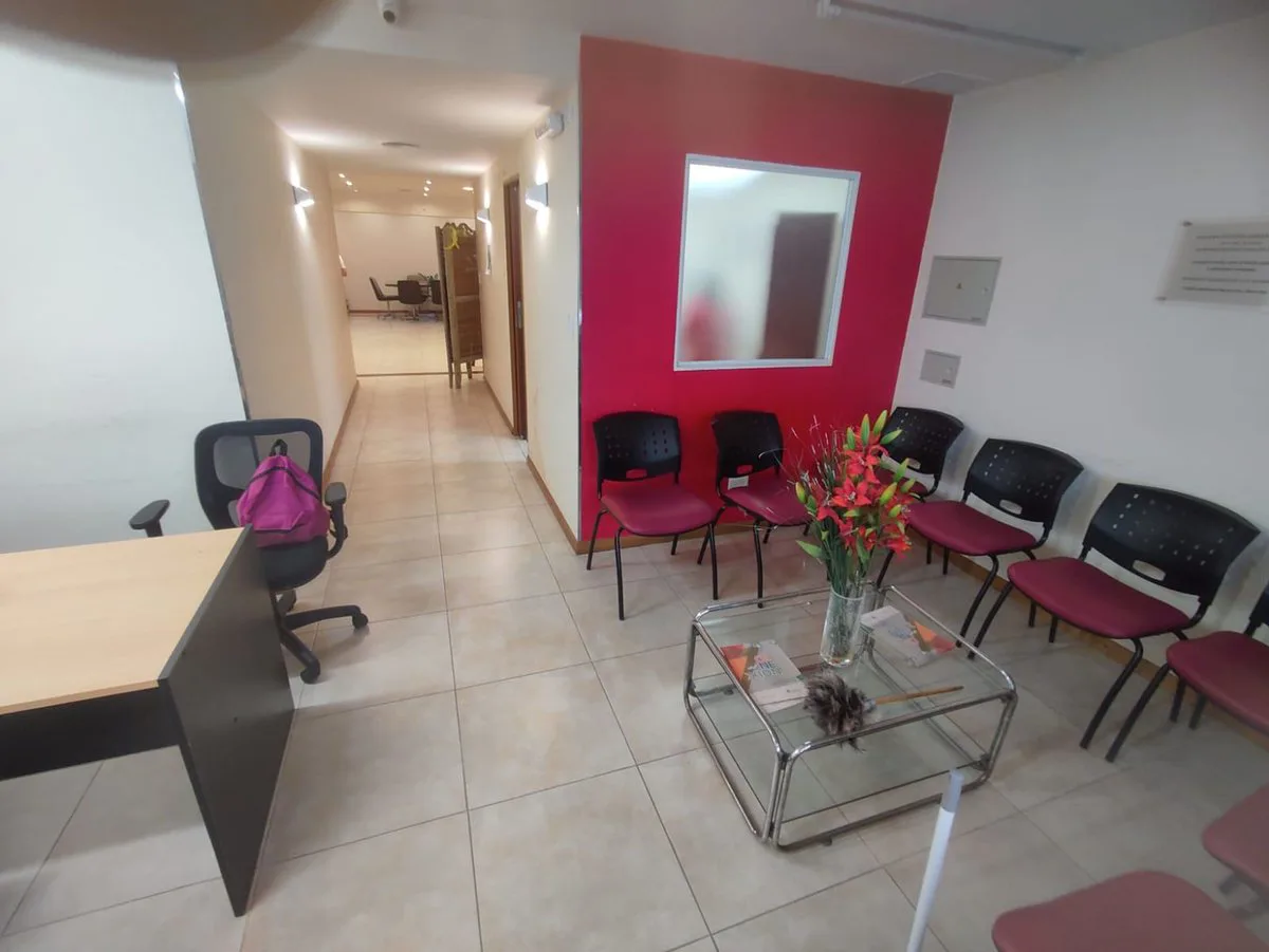 LOCAL 5 AMBIENTES ALQUILER SAN CRISTOBAL 1 PLANTA foto 2