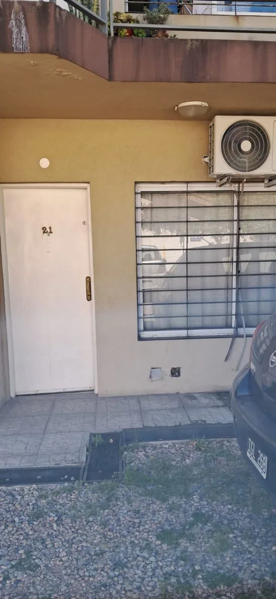 DPTO PLANTA BAJA, 2 AMBIENTES, GUARDA COCHE foto 5