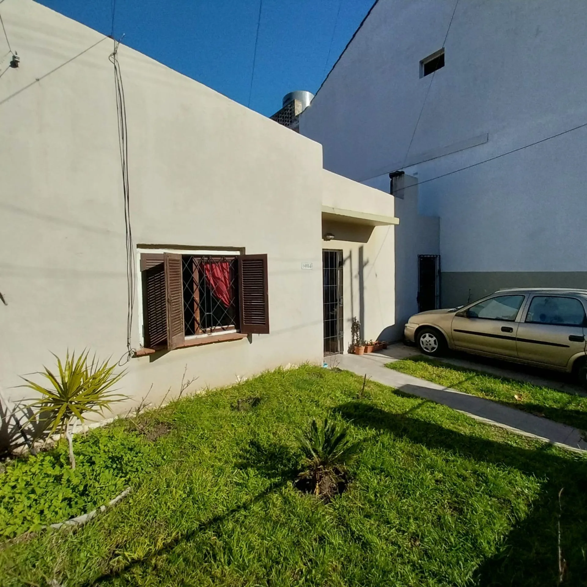 VENTA CASA 3 AMBIENTES BERNARDINO RIVADAVIA foto 2