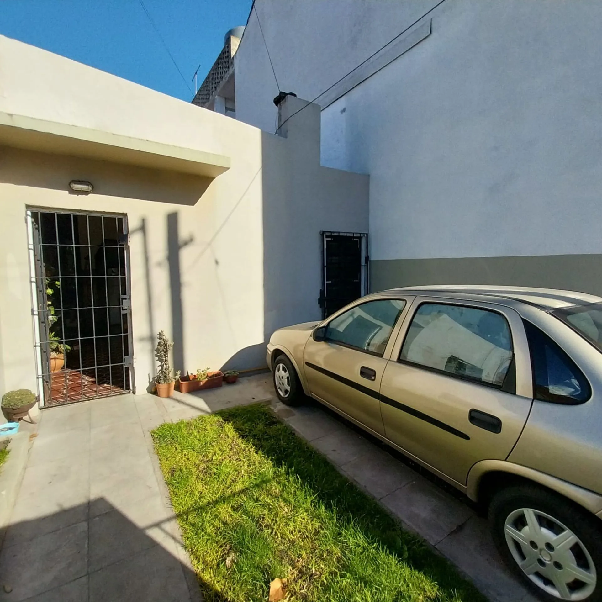 VENTA CASA 3 AMBIENTES BERNARDINO RIVADAVIA foto 3