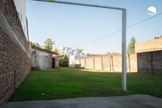 Casa en venta en GONNET, entre caminos foto 5