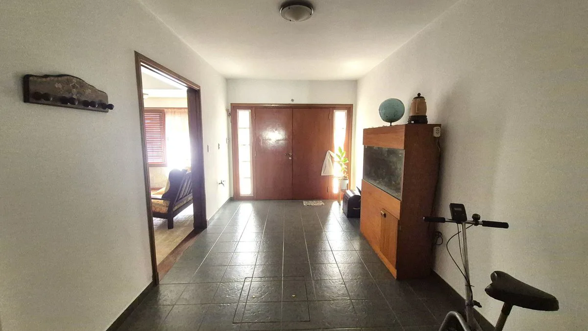 Chalet 5 Amb. con Quincho, Garage Doble y Jardín foto 3