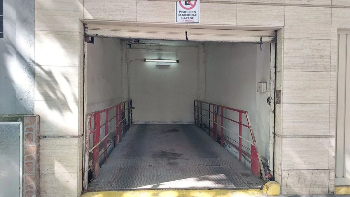 Venta cochera fija cubierta  zona Plaza Mitre foto 4