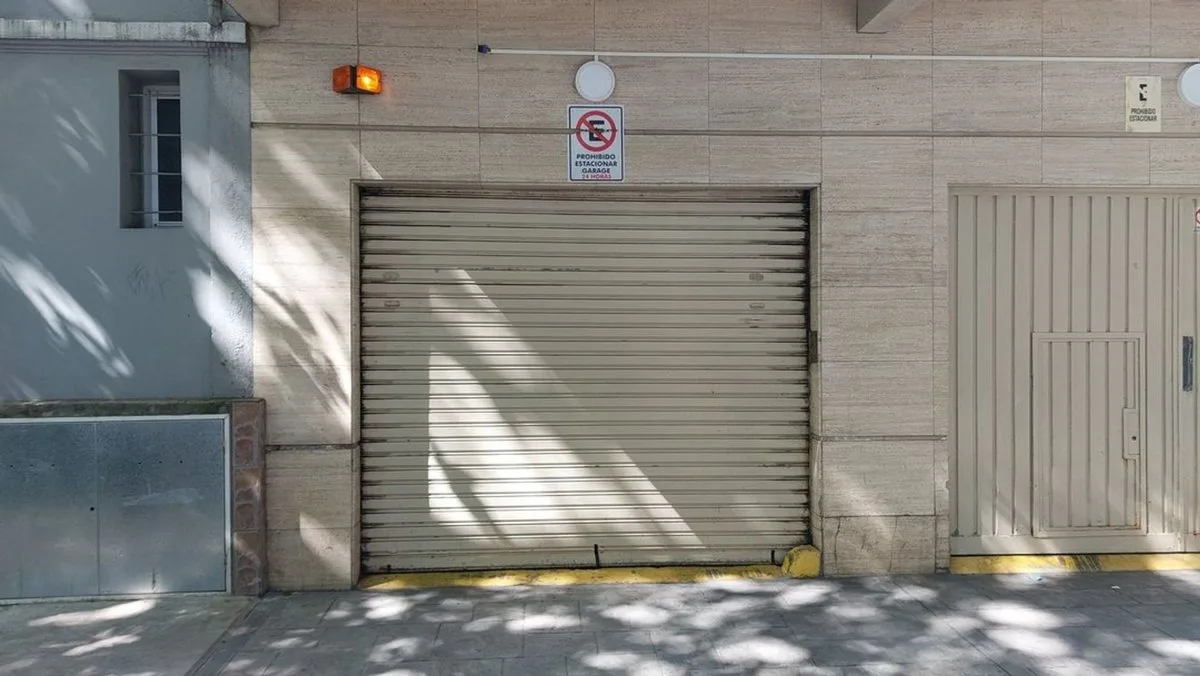 Venta cochera fija cubierta  zona Plaza Mitre foto 5