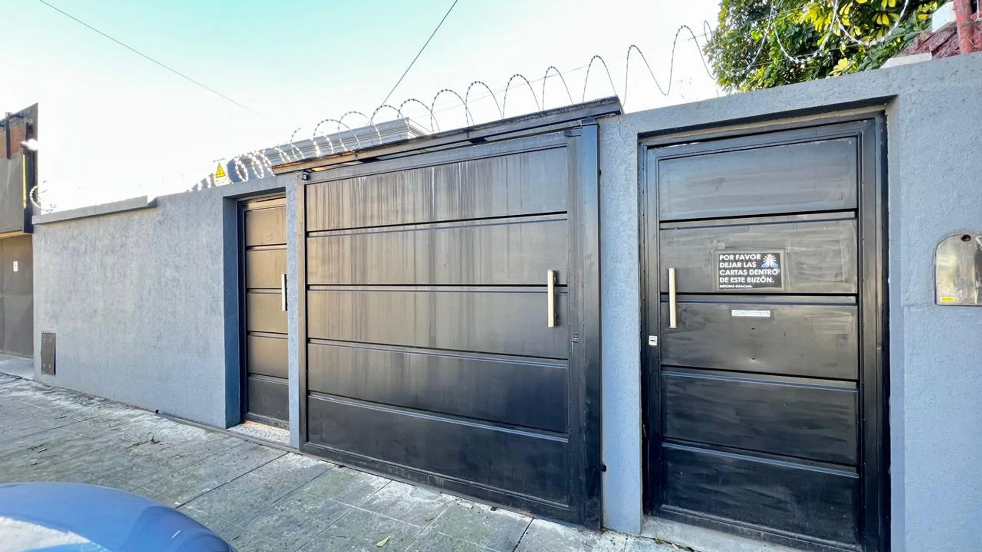 CASA EN VENTA  EN LANUS CON PILETA - ONCATIVO 431 foto 2
