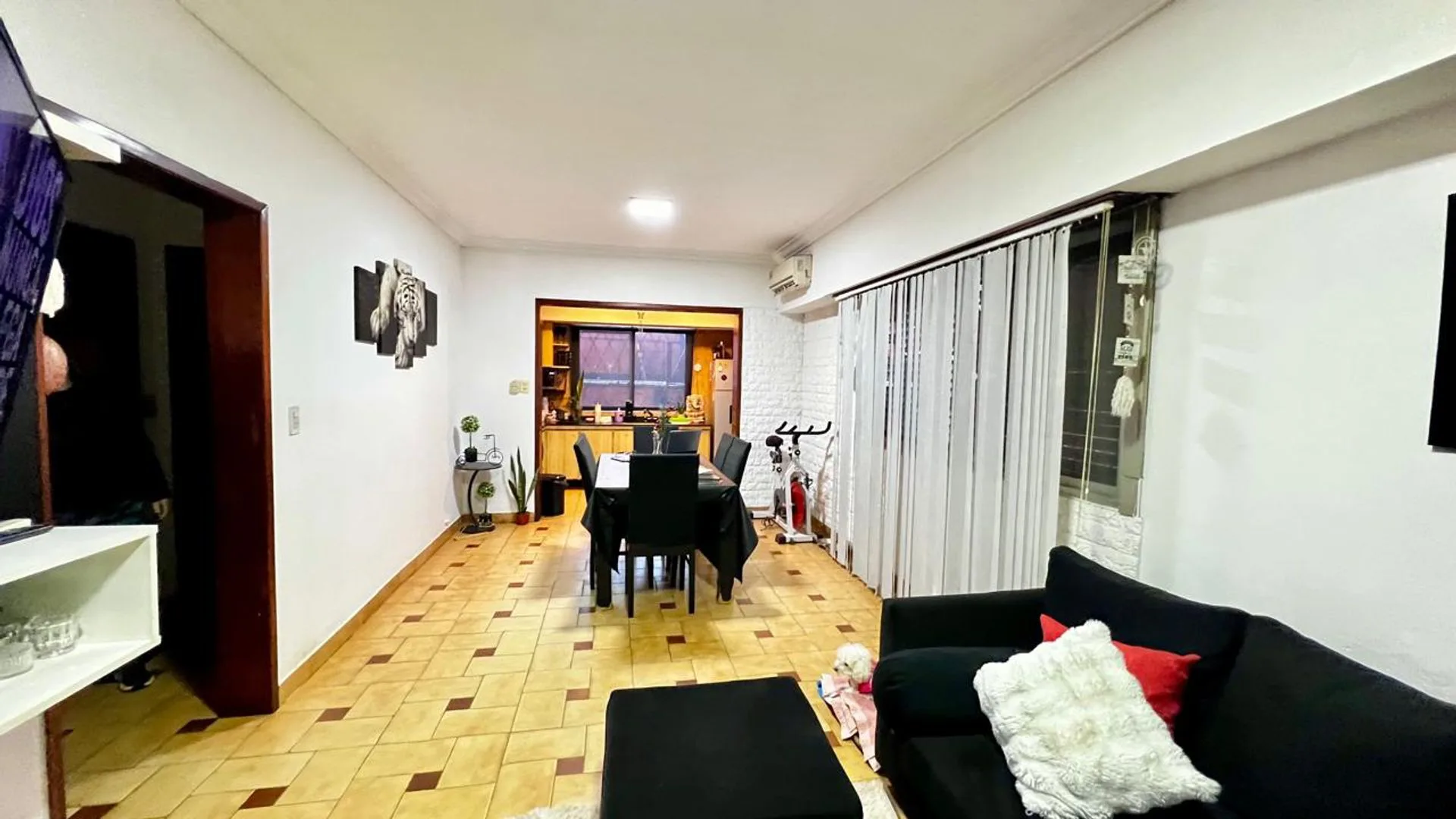 CASA EN VENTA  EN LANUS CON PILETA - ONCATIVO 431 foto 3