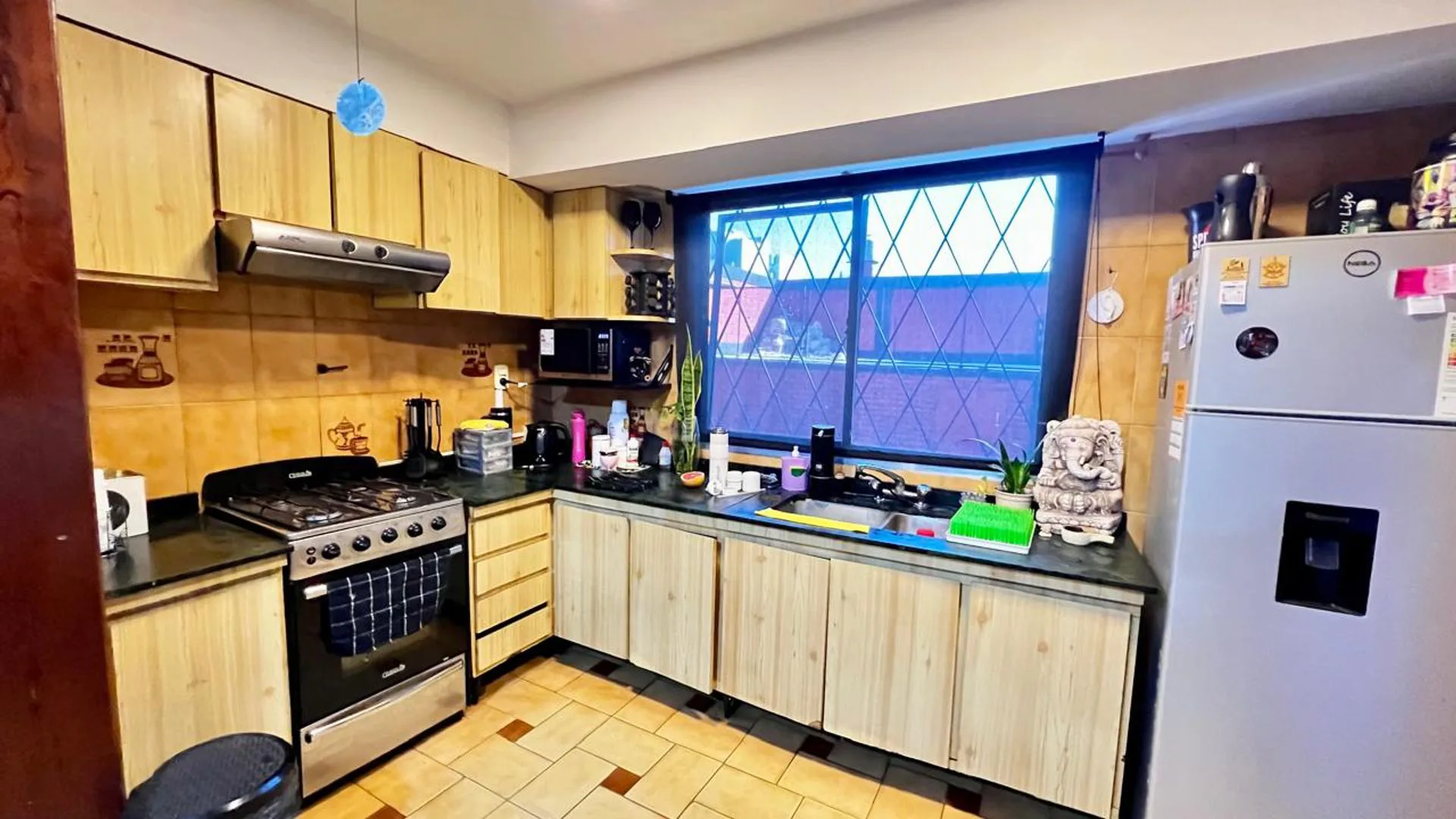 CASA EN VENTA  EN LANUS CON PILETA - ONCATIVO 431 foto 5