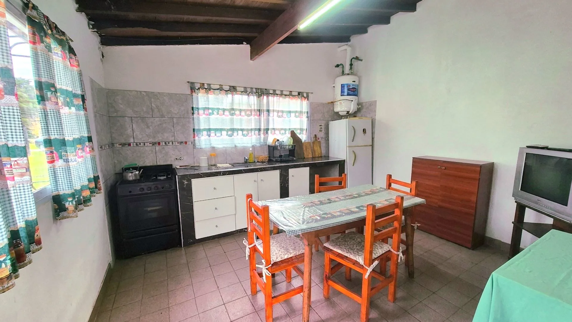 VENTA CASA 2 AMB CON QUINCHO Y PARQUE foto 2
