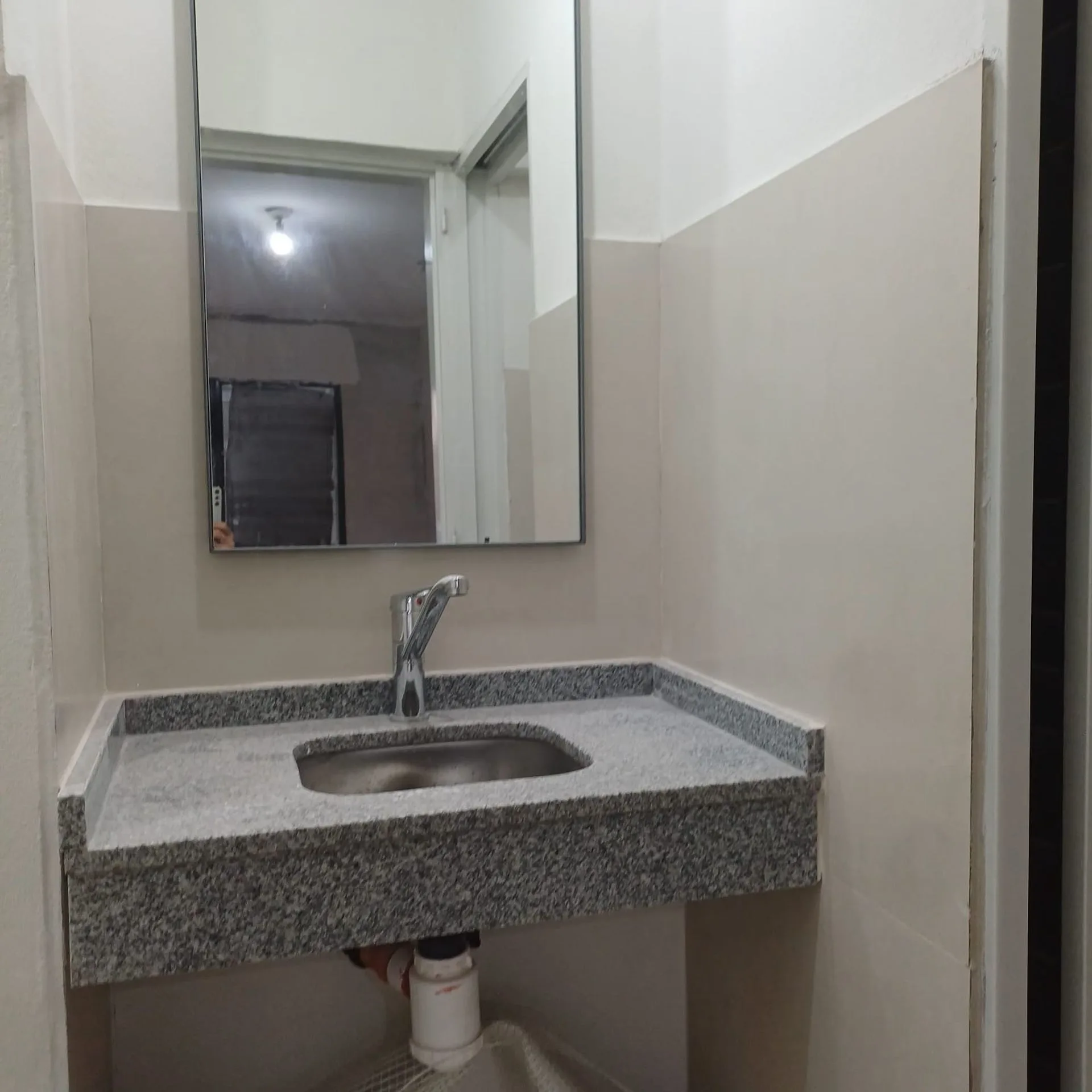 Alquiler local Com. A estrenar - zona Pleta Mitre foto 3