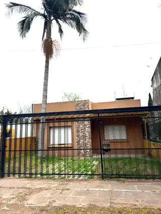 ALQUILER CASA 3 AMBIENTES, CON ENTRADA PARA AUTO foto 1