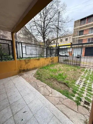 ALQUILER CASA 3 AMBIENTES, CON ENTRADA PARA AUTO foto 4