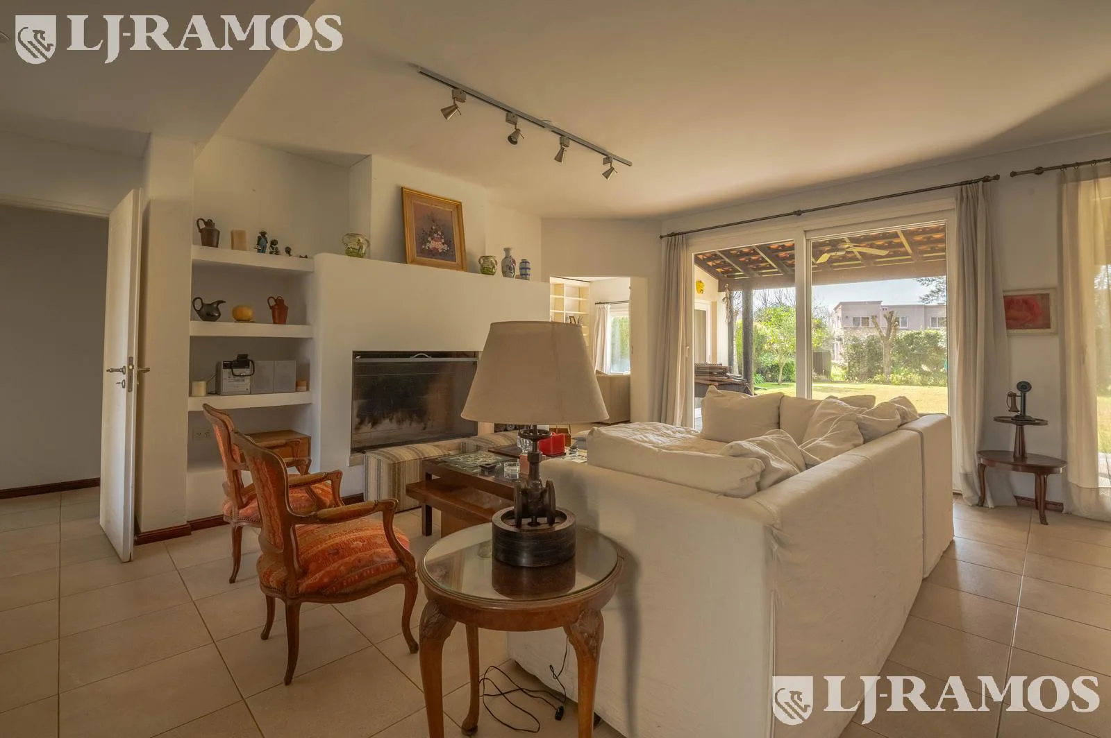 Casa en una sola planta en venta y/o alquiler en Santa Bárbara. foto 4