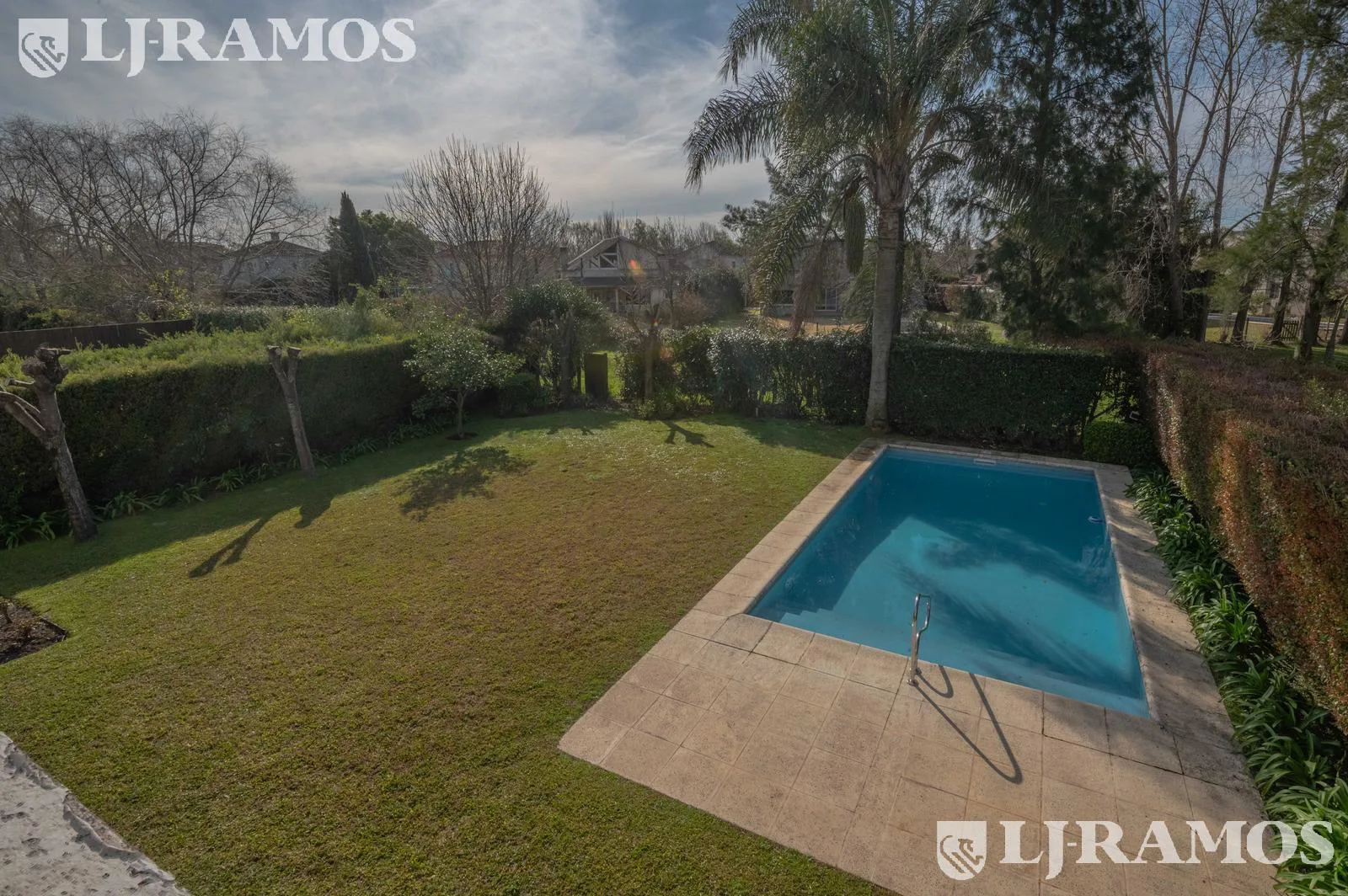 Casa en una sola planta en venta y/o alquiler en Santa Bárbara. foto 5