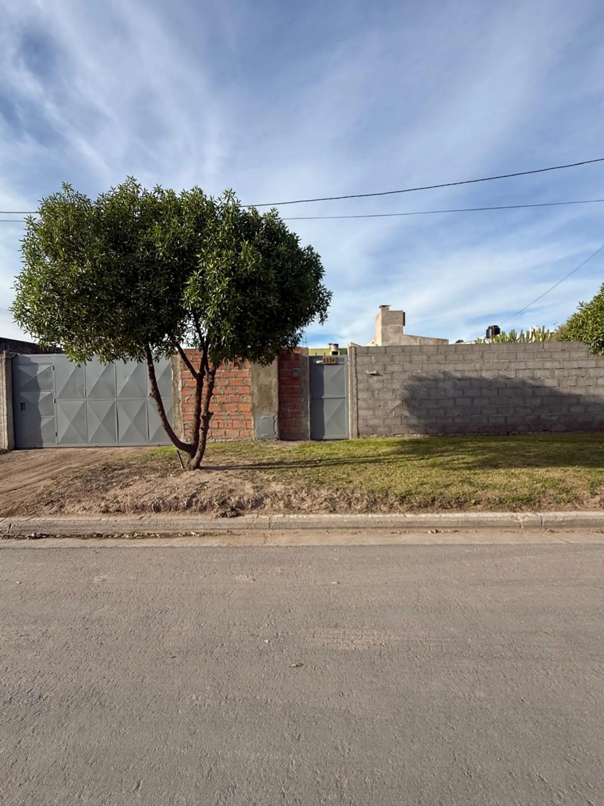 VENTA- CASA MAS GALPON EN AMPLIO LOTE- foto 2