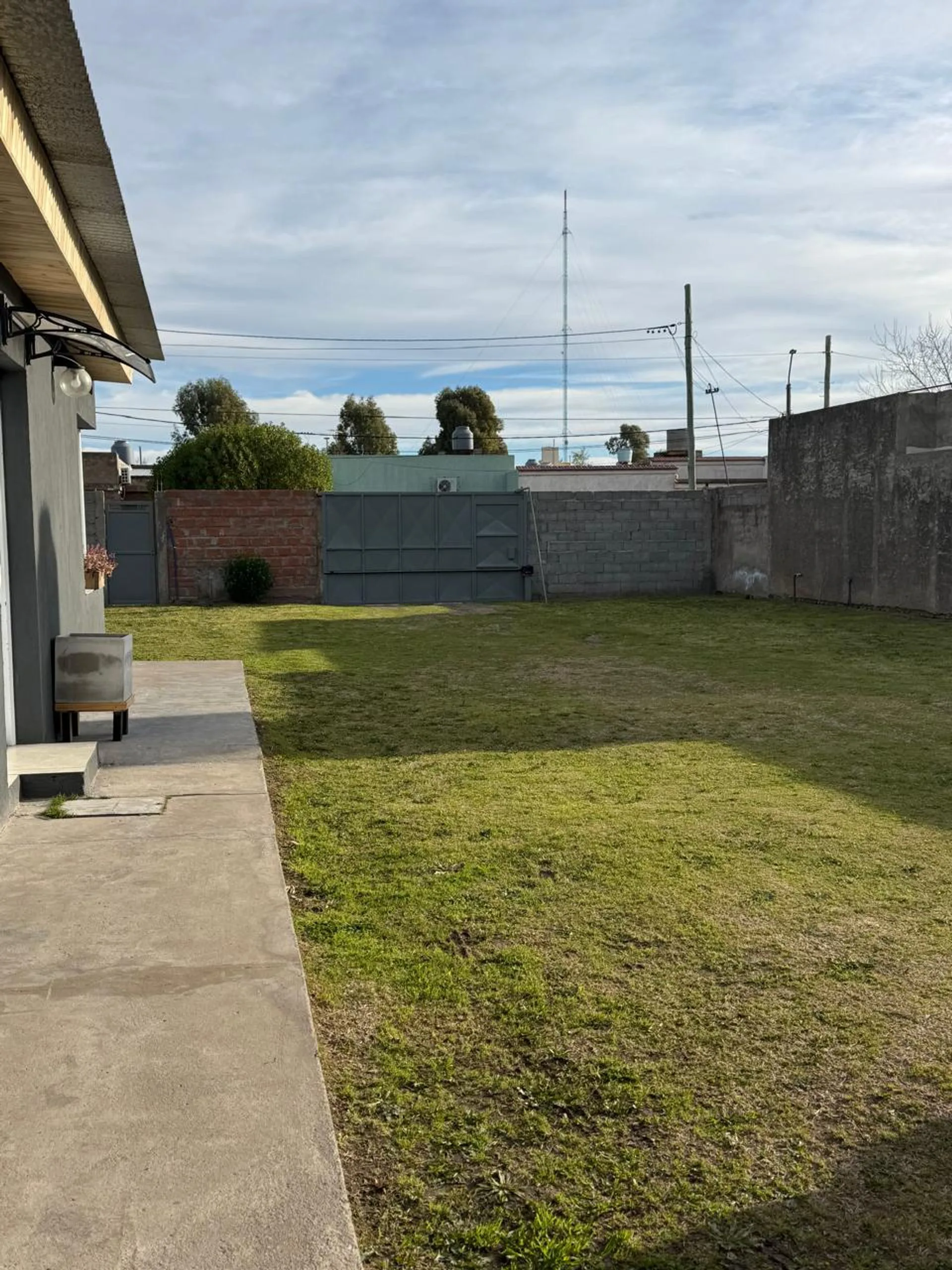 VENTA- CASA MAS GALPON EN AMPLIO LOTE- foto 3