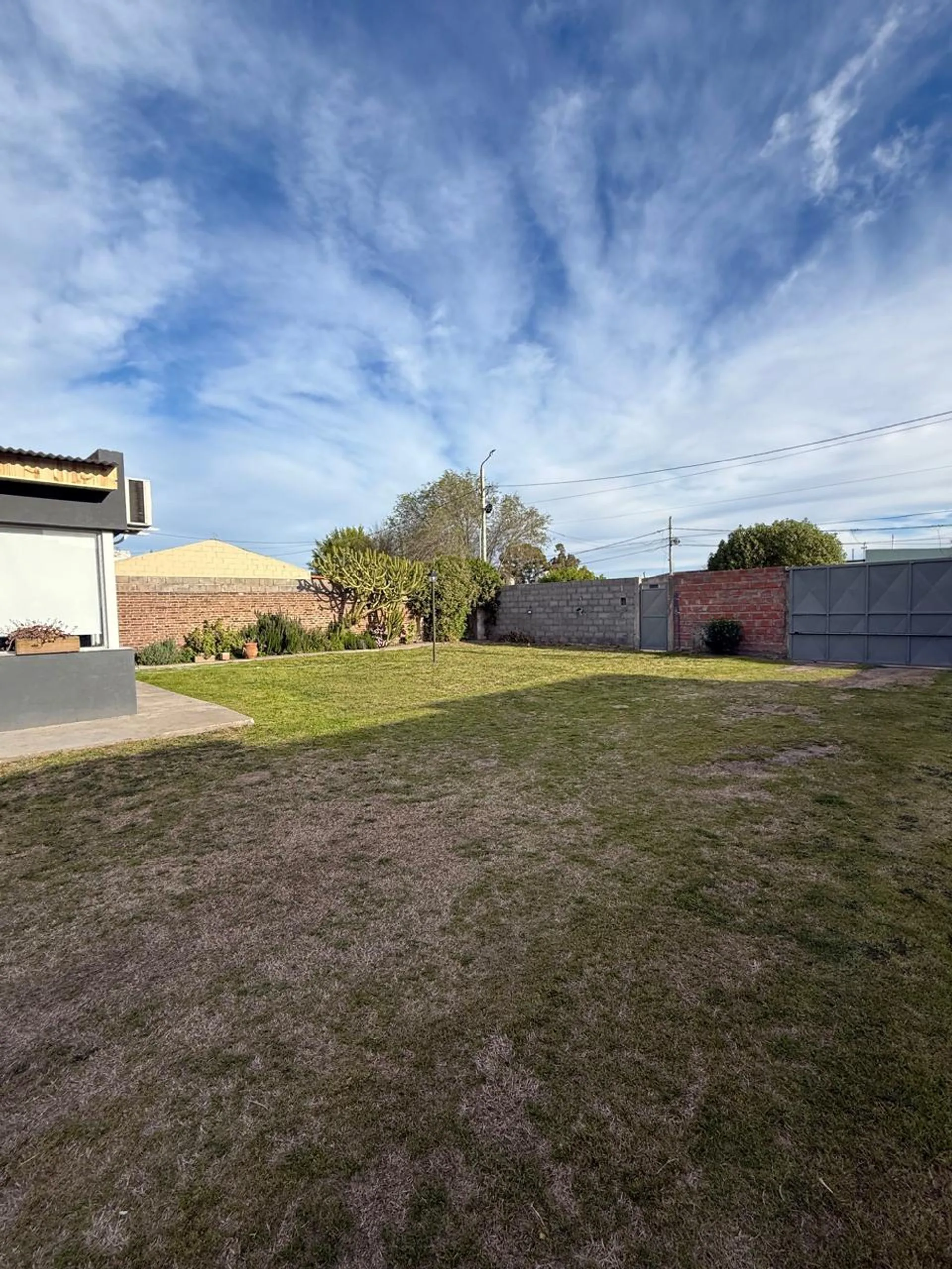 VENTA- CASA MAS GALPON EN AMPLIO LOTE- foto 4