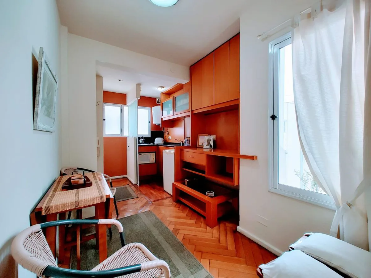 Alquiler  2 ambientes con balcon Recoleta foto 3