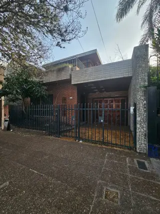 Casa en Venta 4 Ambientes Amplio con Parrilla y Garage foto 1