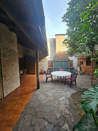 Casa en Venta 4 Ambientes Amplio con Parrilla y Garage foto 2