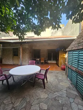 Casa en Venta 4 Ambientes Amplio con Parrilla y Garage foto 4