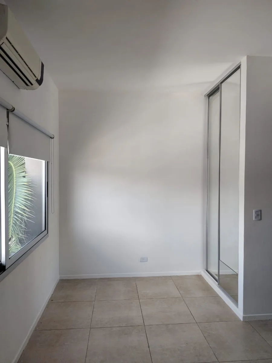 MONOAMBIENTE EN ITUZAINGO SÓLO APTO USO PROFESIONAL foto 5