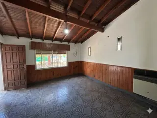 VENTA CASA 3 AMBIENTES PILAR JARDIN COCHERA LOCAL foto 1