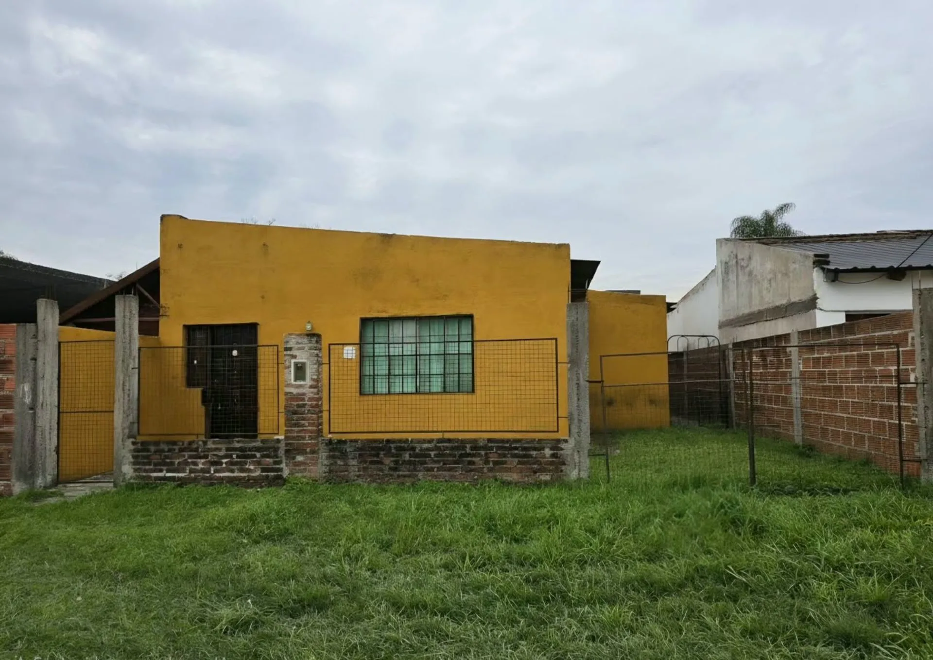 CASA EN VENTA EN LAVALLE , SOBRE RUTA 27 KM 111