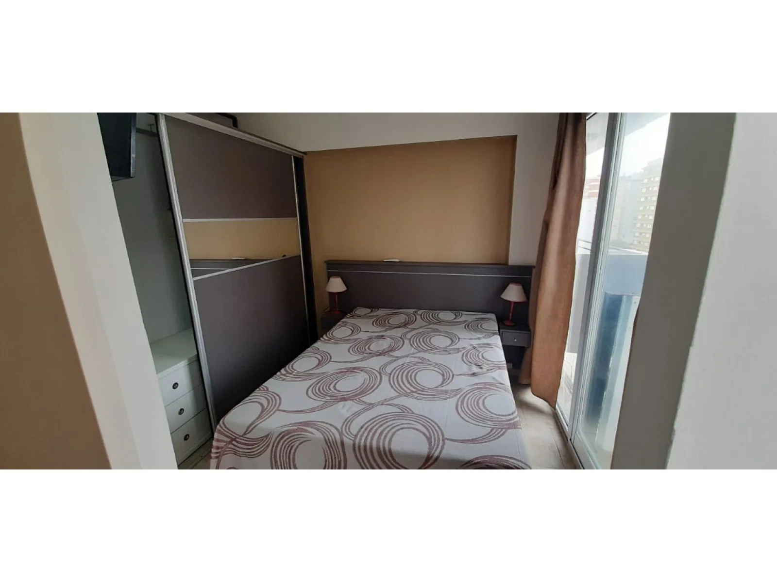 Studio with Separate Bedroom and Ocean-View Balcony in Miramar, Miralmar Building – photo 8 of 20