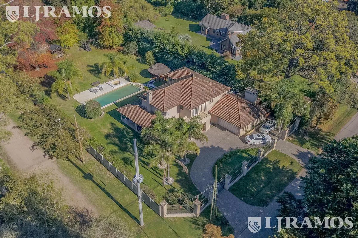 Increible Casa  Quinta en Venta en Barrio Los Naranjos 450.000 PG foto 3